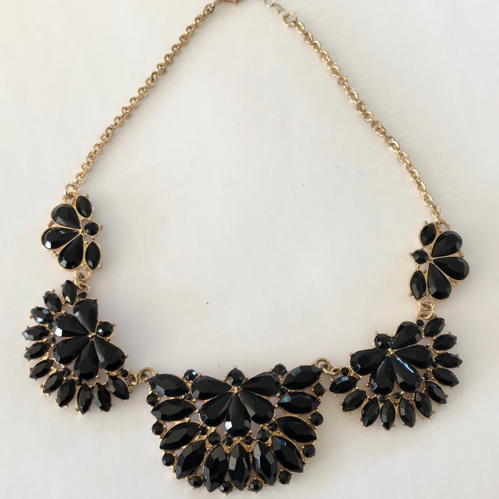 Black rhinestones statement necklace